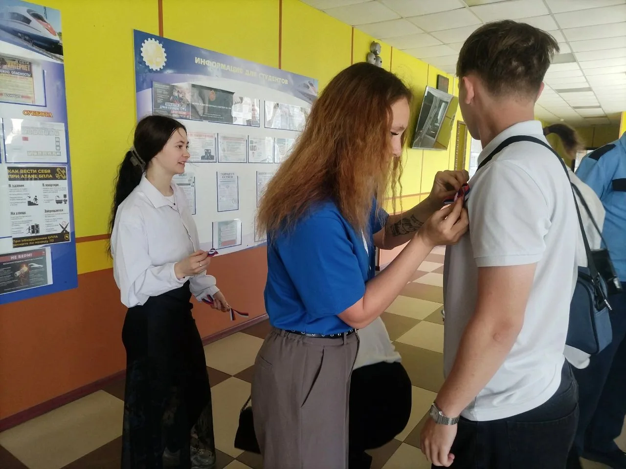Маленький символ — большое значение! 🤝 

Наши активисты отделения Первых: Щепихин Павел, Гулина Юли