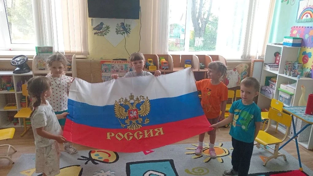 Юные патриоты нашего детского сада готовятся ко Дню России! 🇷🇺
🎨
В преддверии Дня России в нашем 