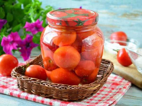 ПОМИДОРЫ ЗИМНИЕ БЕЗ СПЕЦИЙ 🍅

ИНГРЕДИЕНТЫ:
Помидоры — 1 кг
Вода — 1 л
Сахар — 3 ст. л.
Уксус 9% — 3