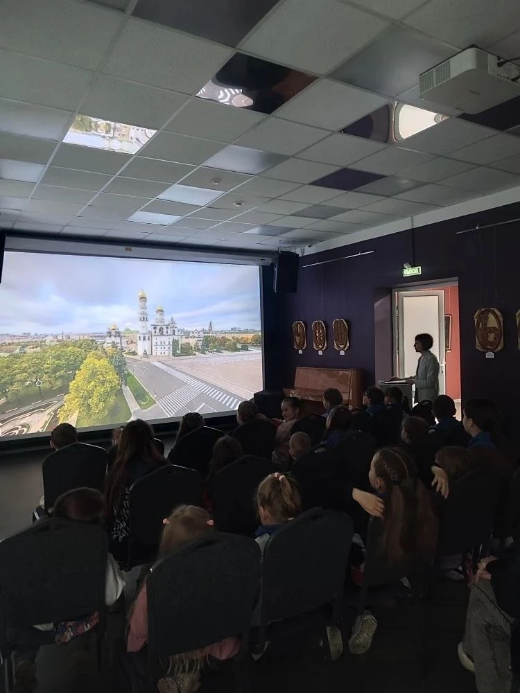Виртуальная культурная программа для детских летних площадок🖼

Сегодня и на минувшей неделе картинн