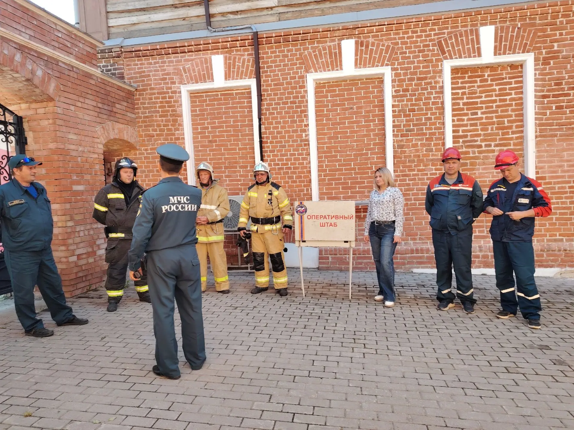 Безопасность - важнее всего!
В нашем музее прошло тренировочное пожарно-тактическое учение.
Мы совме