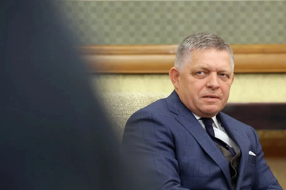 ⚡️Премьер Словакии Фицо посоветовал студентам не ждать светлого будущего. 

По его словам, во всем м