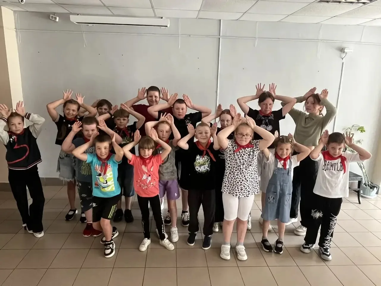 📷 Битва объективов: как прошёл наш фотоквест!
Сегодняшний день в лагере был посвящён творческому ис