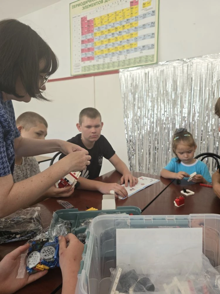 🤖 Сегодня наша пришкольная оздоровительная площадка превратилась в настоящий центр высоких технолог