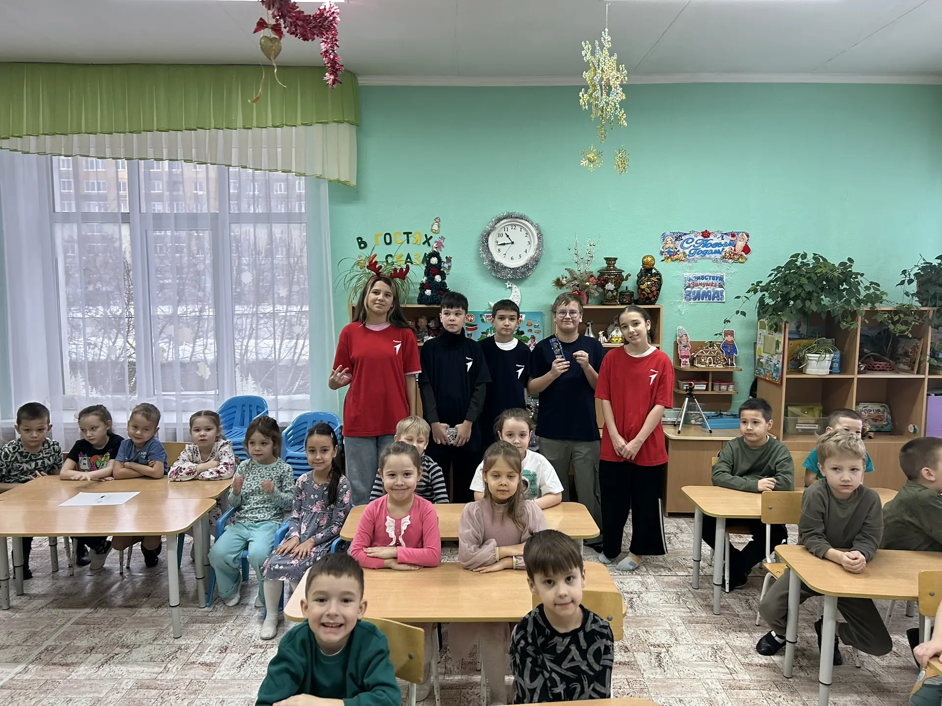 Сегодня ученики из лицея 11 в рамках «Движения Первых» показали презентацию детям подготовительной к
