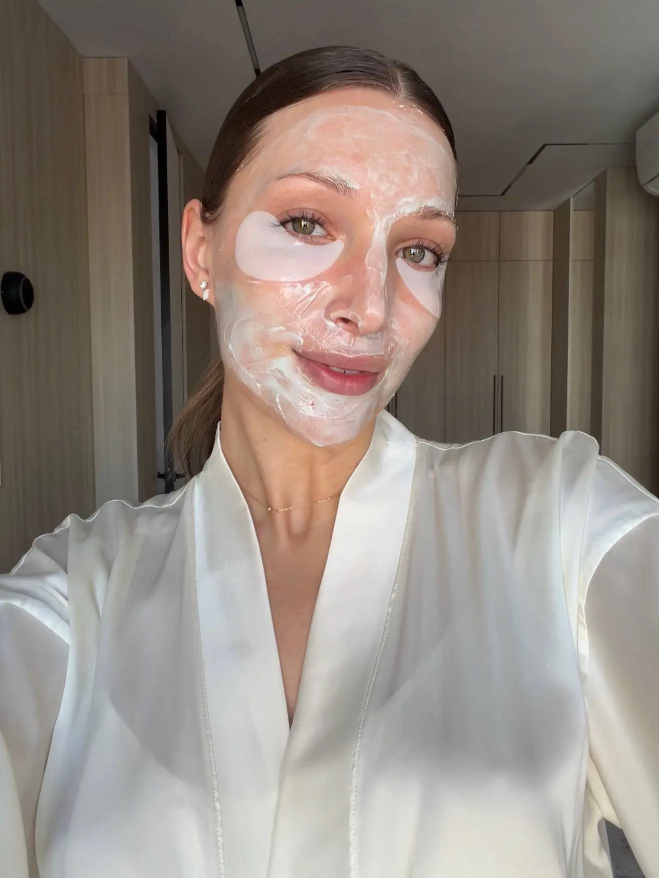 Мои любимые маски от утренних отеков 🧊 

Почти всегда я просыпаю с припухлостями на лице 
И я пробо