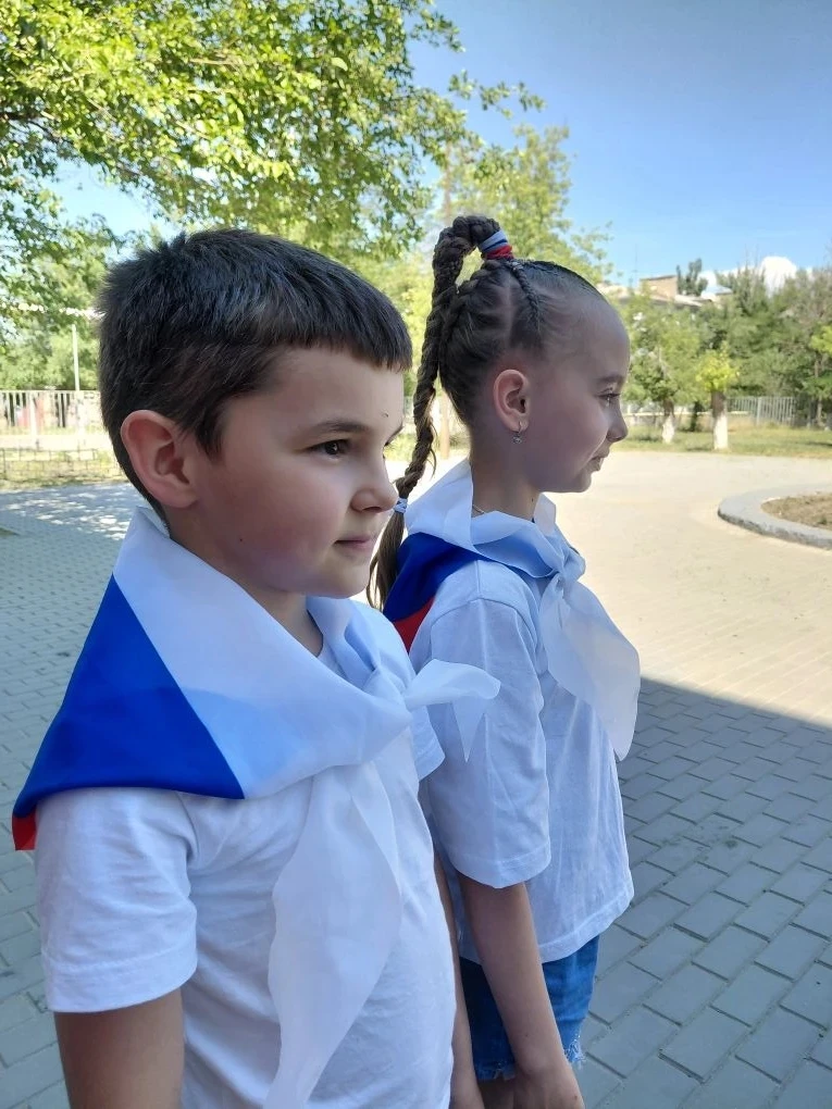 🎉 День России в «Солнцеграде» — ярко, дружно, по-настоящему

Сегодня в нашем лагере с дневным пребы