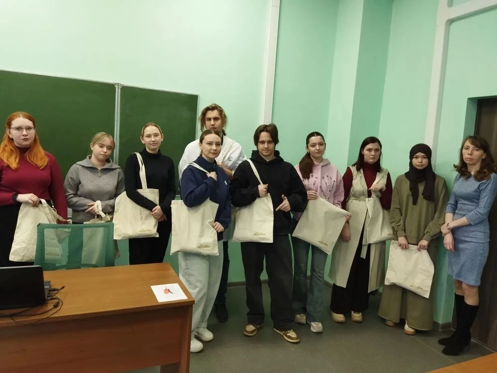 Встреча с работодателем на факультете естественных наук👩‍🔬

28 апреля студенты специальности «Фарм