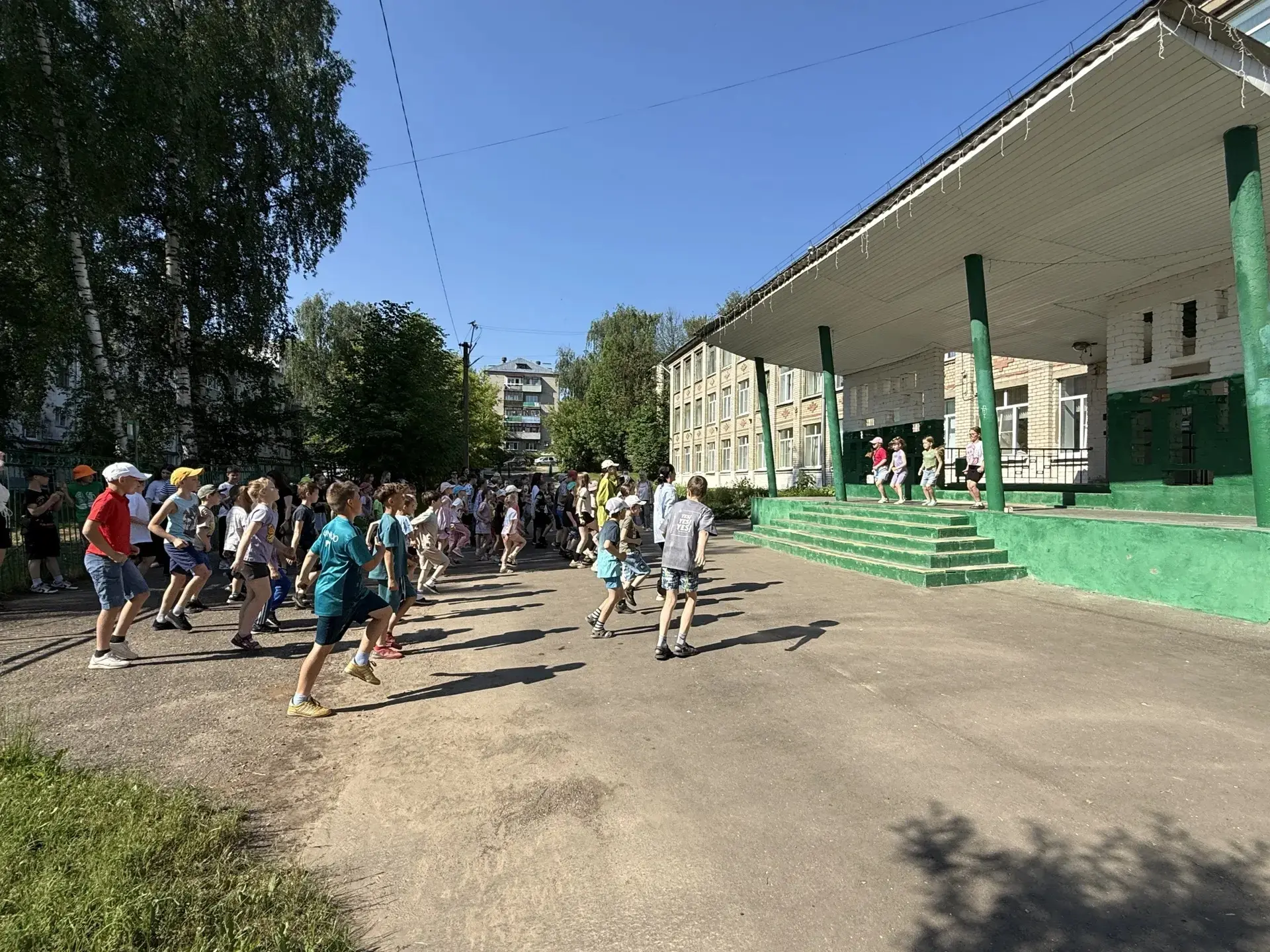 💥Проводим лето весело и активно!!!
😀посетили  ДШИ 2;
 👍приняли участие в лингвистической квест-иг