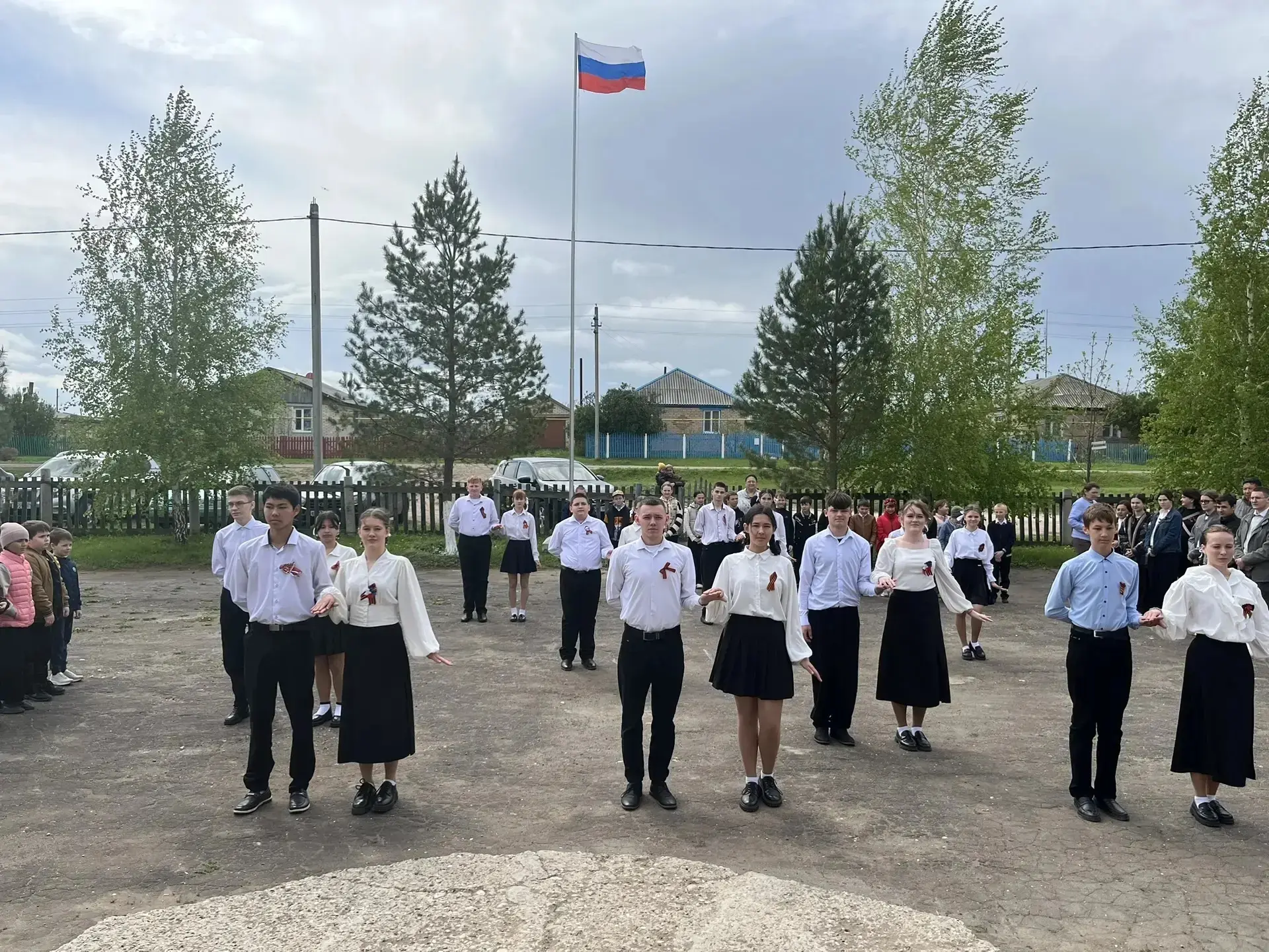 🌟 «Вальс Победы» 🌟

В преддверии Дня Победы наши учащиеся приняли участие в патриотической акции «