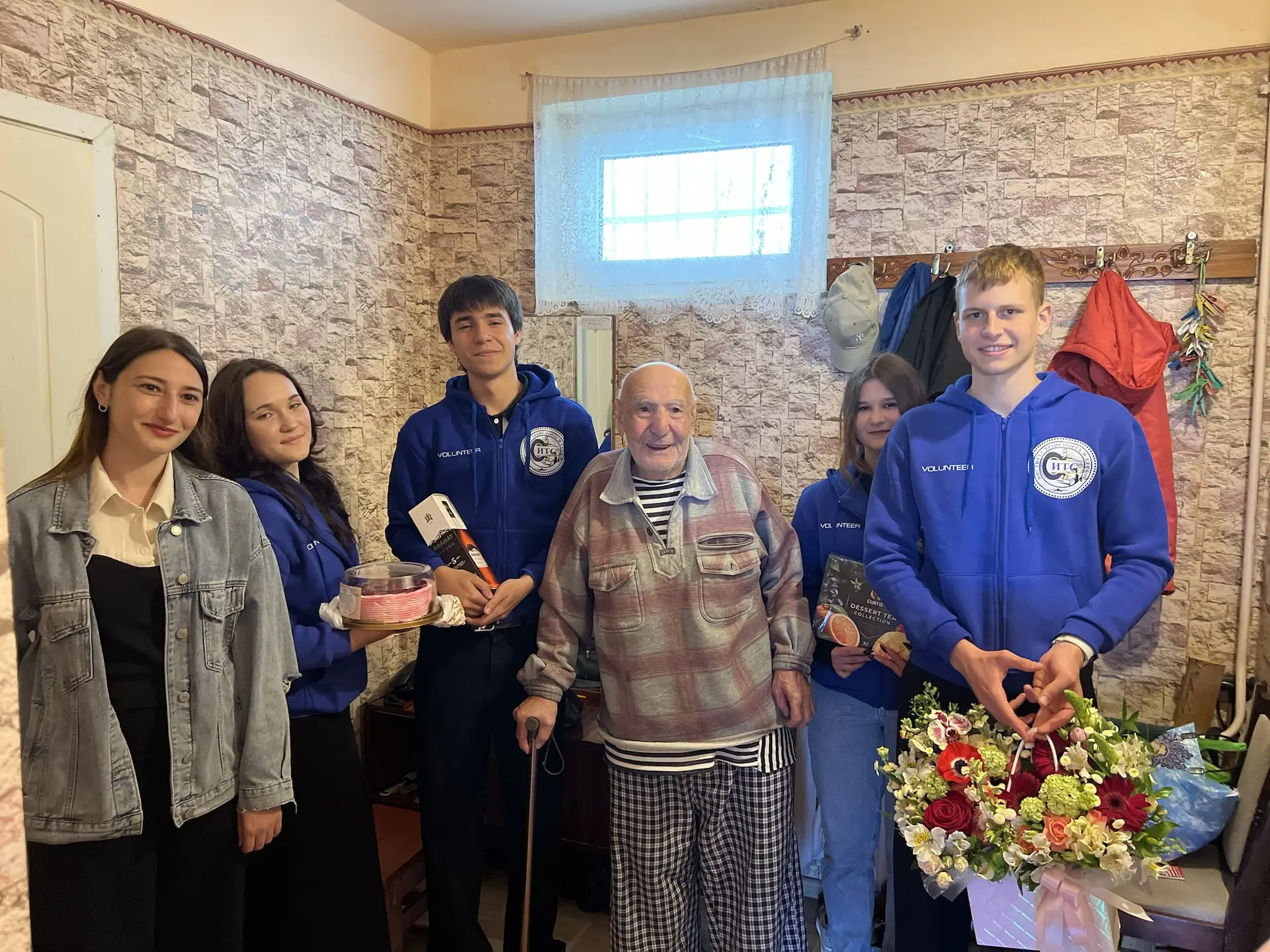 Сегодня активисты ИТС поздравили с днём рождения ветерана Великой Отечественной войны, инвалида войн
