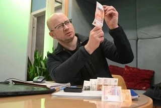 В Ульяновске изъяли поддельные купюры номиналом 5 и 1 тысяча рублей 
 
Фальшивки обнаружили в банках