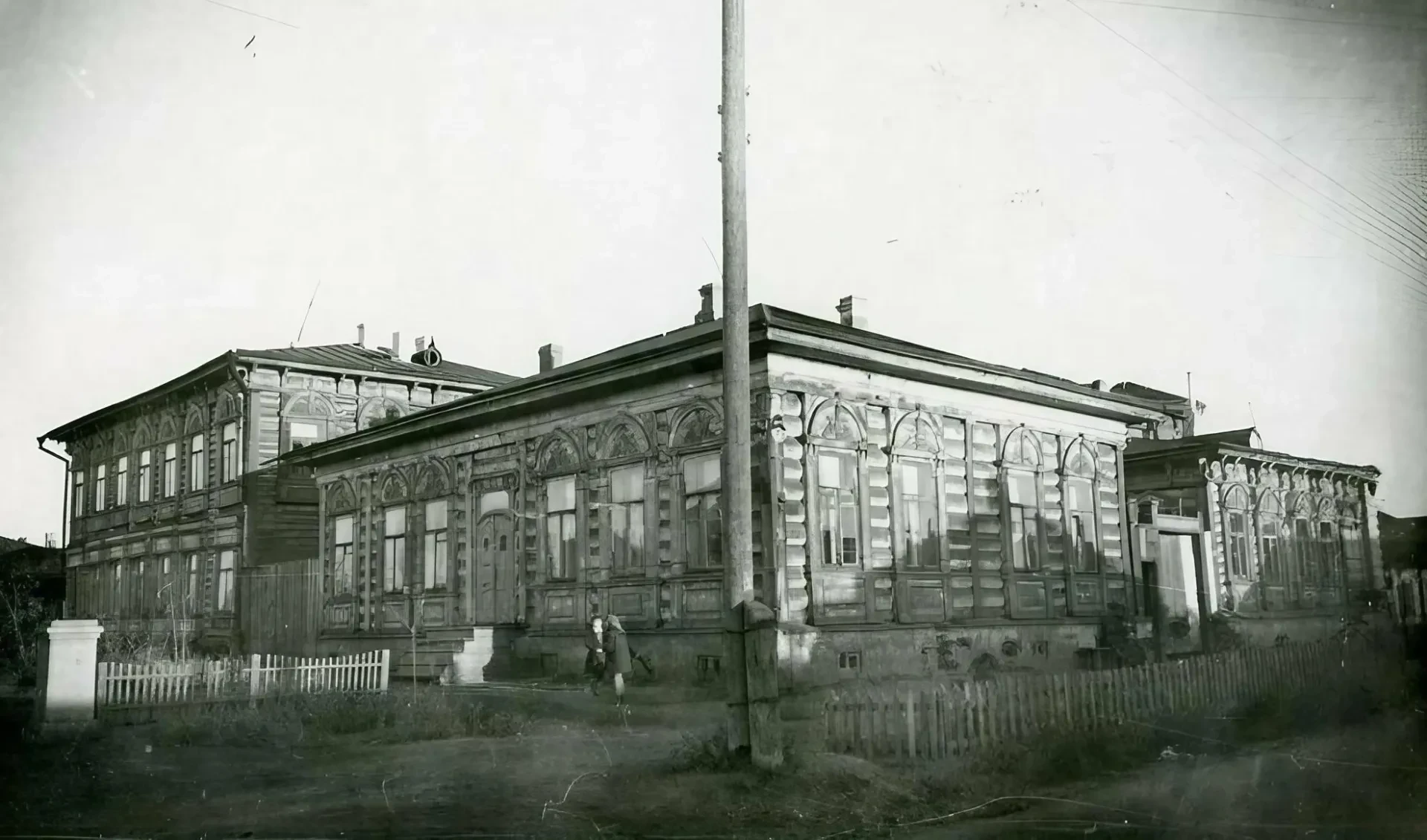 👀На этих архивных фотографиях с сайта pastvu.com - усадьба семьи омских еврейских купцов Саметник н