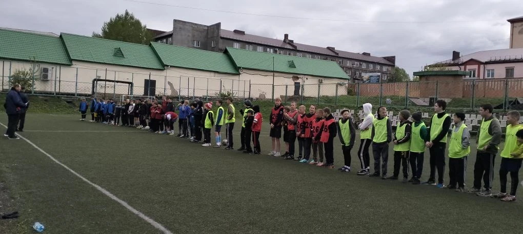 ⚽ ТУРНИР ПО МИНИ-ФУТБОЛУ

📍13 мая на стадионе «Шахтёр» было жарко: там прошёл турнир по мини-футбол