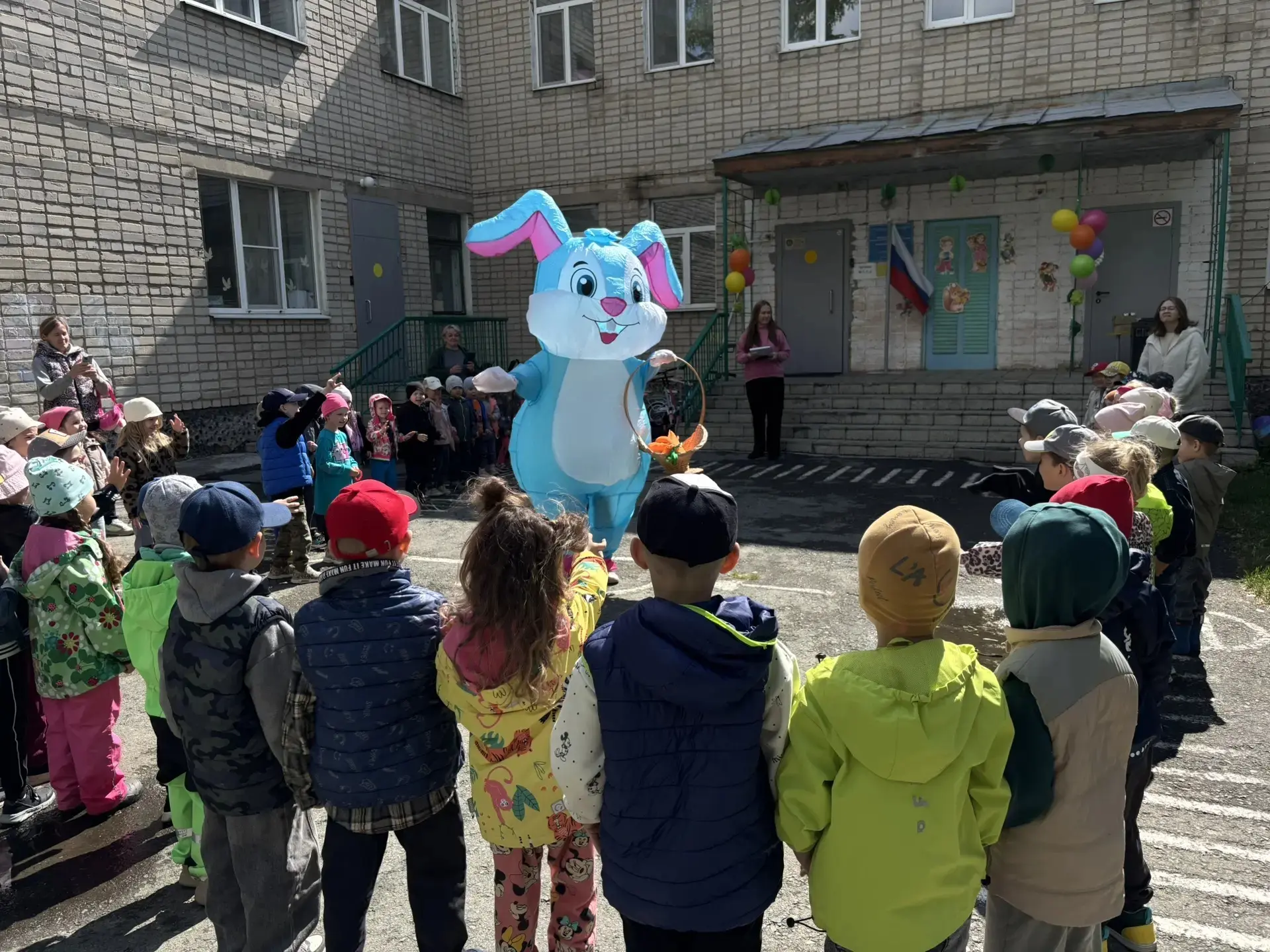 ☀️ Праздник Детства!

В честь Дня защиты детей мы устроили праздник под открытым небом. К нашим ребя