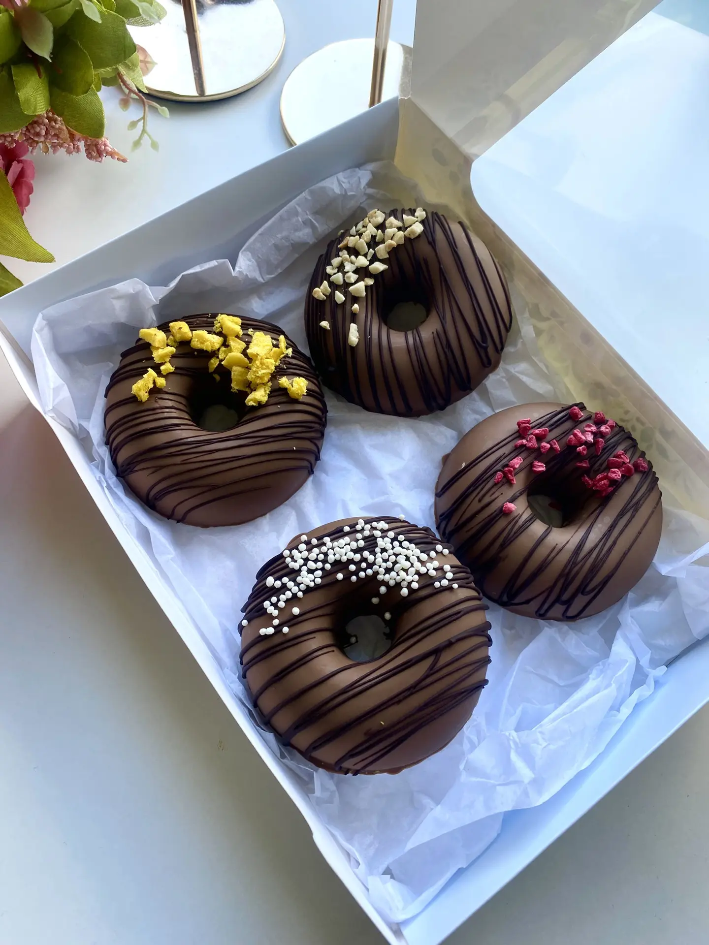 🍩✨ Дубайские пончики ✨🍩

Нежный молочный шоколад, ароматная дубайская начинка и сублимированная ма