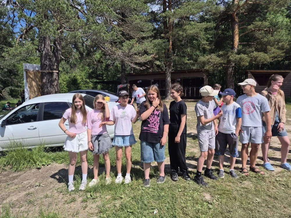 Учащиеся уже 7а класса 07.06. 2026 г. ходили в поход!!! На берегу реки Узола мы играли в волейбол, в