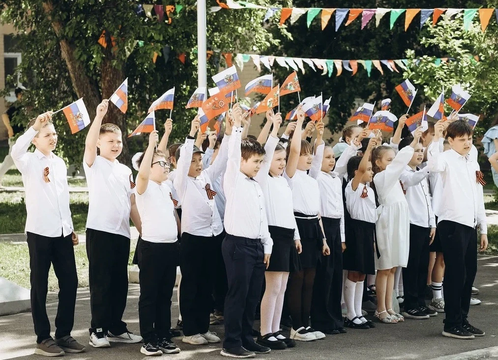 Отличные новости! 

Готовы фотографии с Благотворительной ярмарки «Весна на Окольной улице», которая