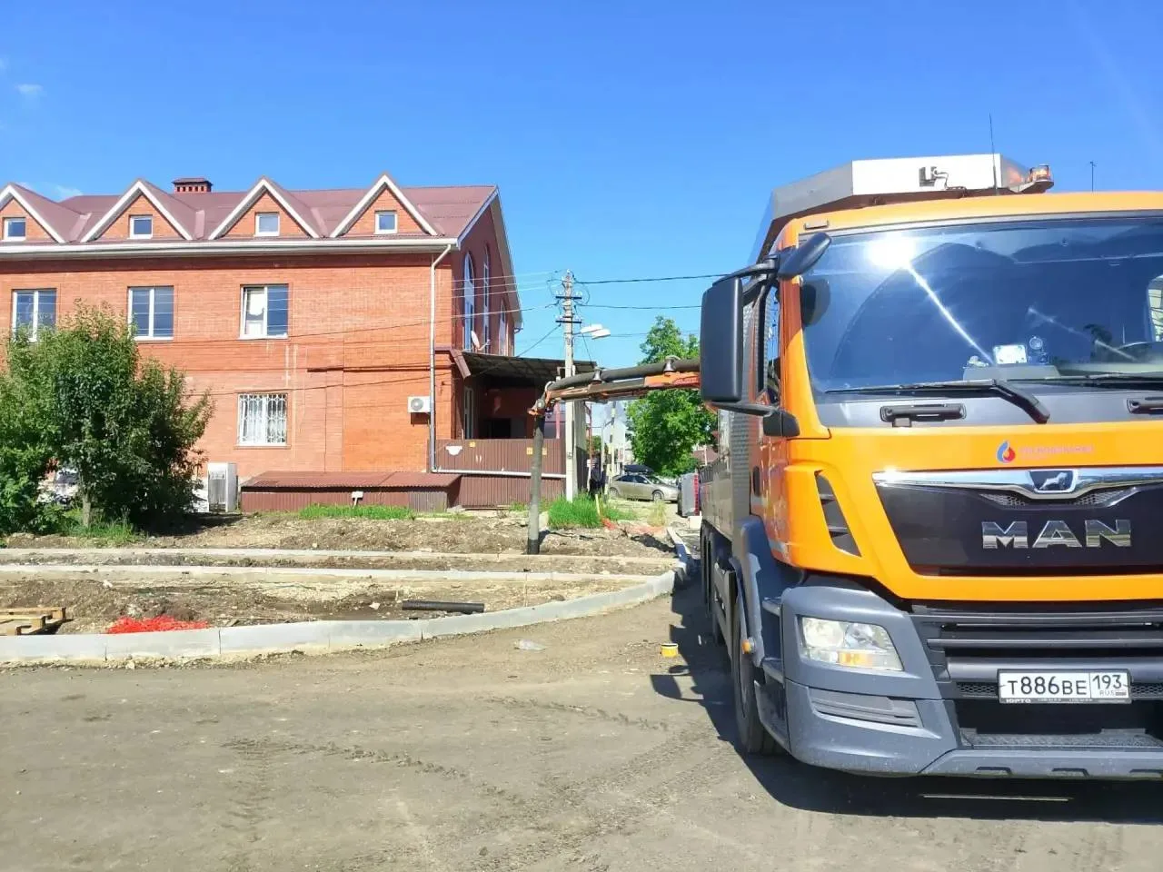 Специалисты Росводоканала Краснодар откачали воду по адресу: улица Якова Жарко, 1

В диспетчерскую с