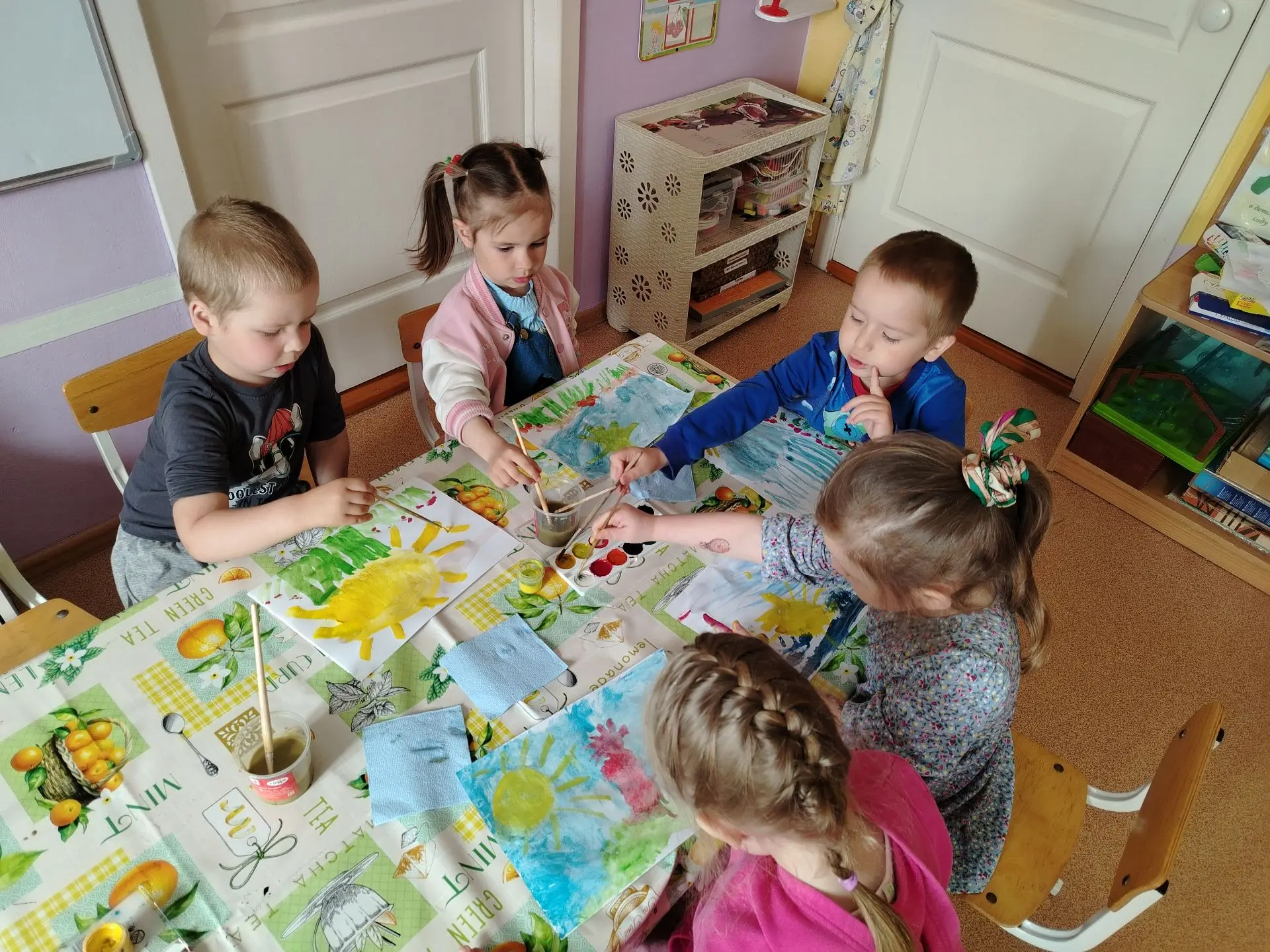 Пушкинские сказки и летние забавы в нашей группе! ☀️

В преддверии такого важного праздника, как Ден