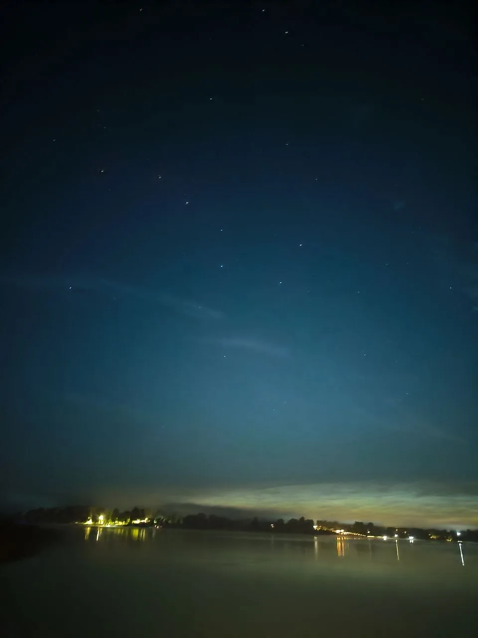 🌠 Звезды над водой
🚣‍♀️ Руза 

Городской телеграм:
https://t.me/zvenigorod8 

Звенигород в MAX:
ht