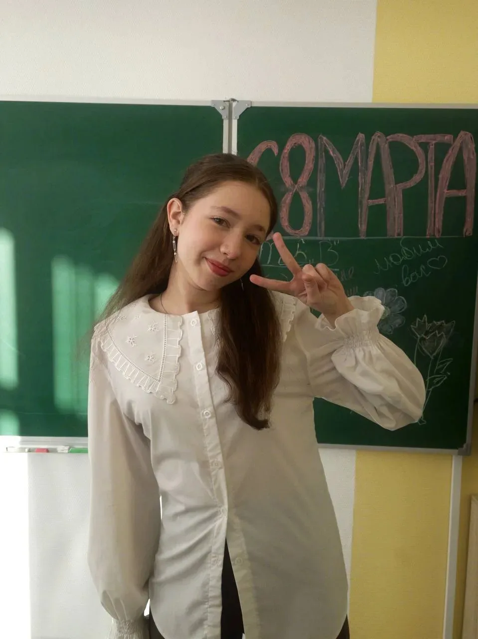 Ученица 11 класса Кира Селиванова продемонстрировала отличные результаты на ЕГЭ по истории, набрав 9