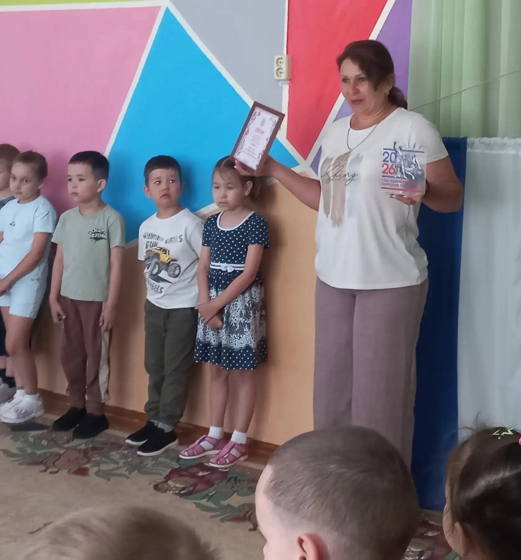 «Тирмәкәй» балалар баҡсаһында илһөйәрлек тәрбиәһе
Һәр дүшәмбе «Тирмәкәй» балалар баҡсаһында аҙна бай
