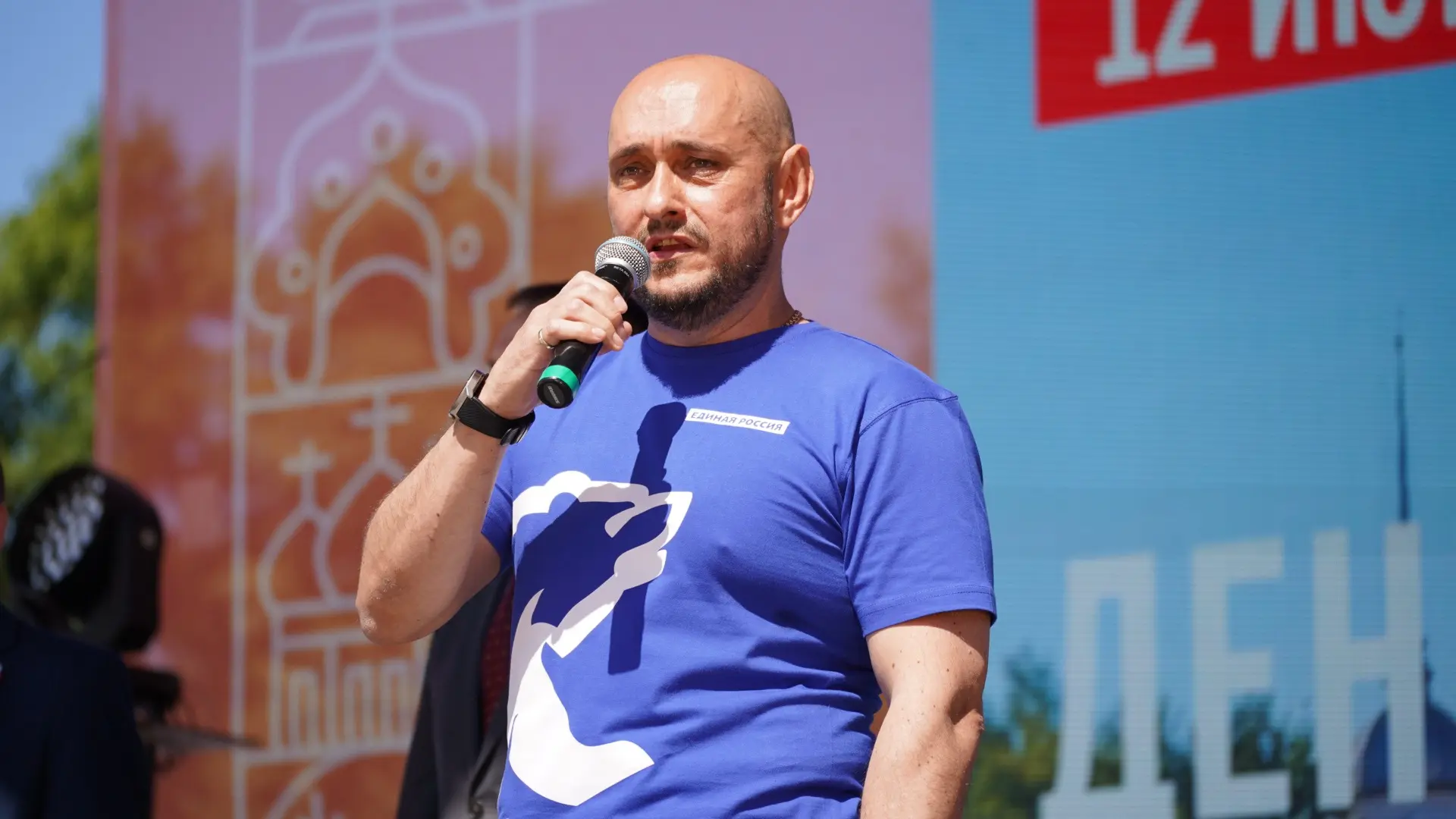Поздравил вологжан и гостей города с праздником. 

Для меня, как и для каждого из вас, Россия начина