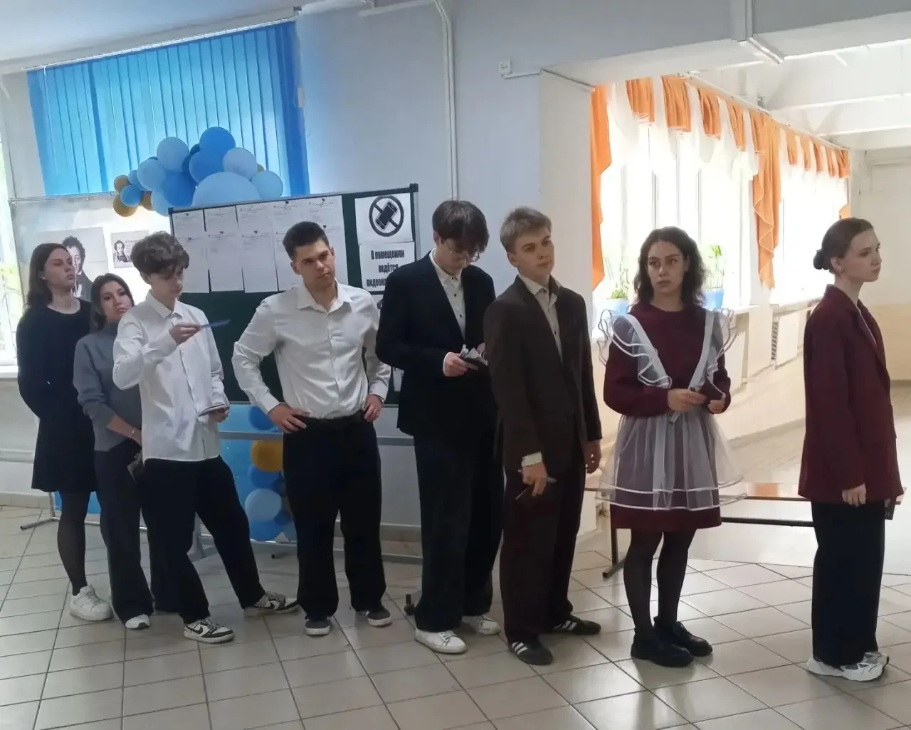 Сегодня в округе прошел ЕГЭ по обществознанию и физике. 

Обществознание является одним из самых поп