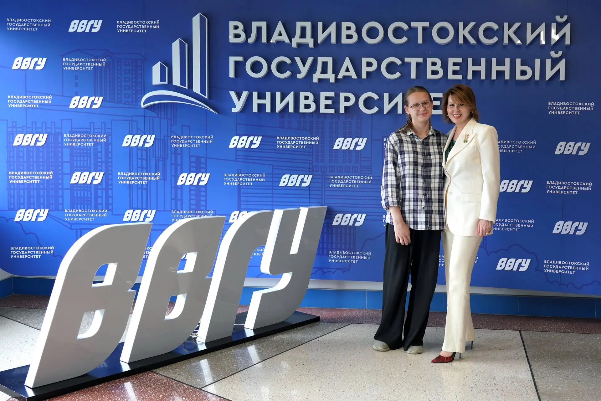 Самым трогательным моментом стала встреча со Снежаной Арефиной из колледжа ВВГУ — она скоро станет м