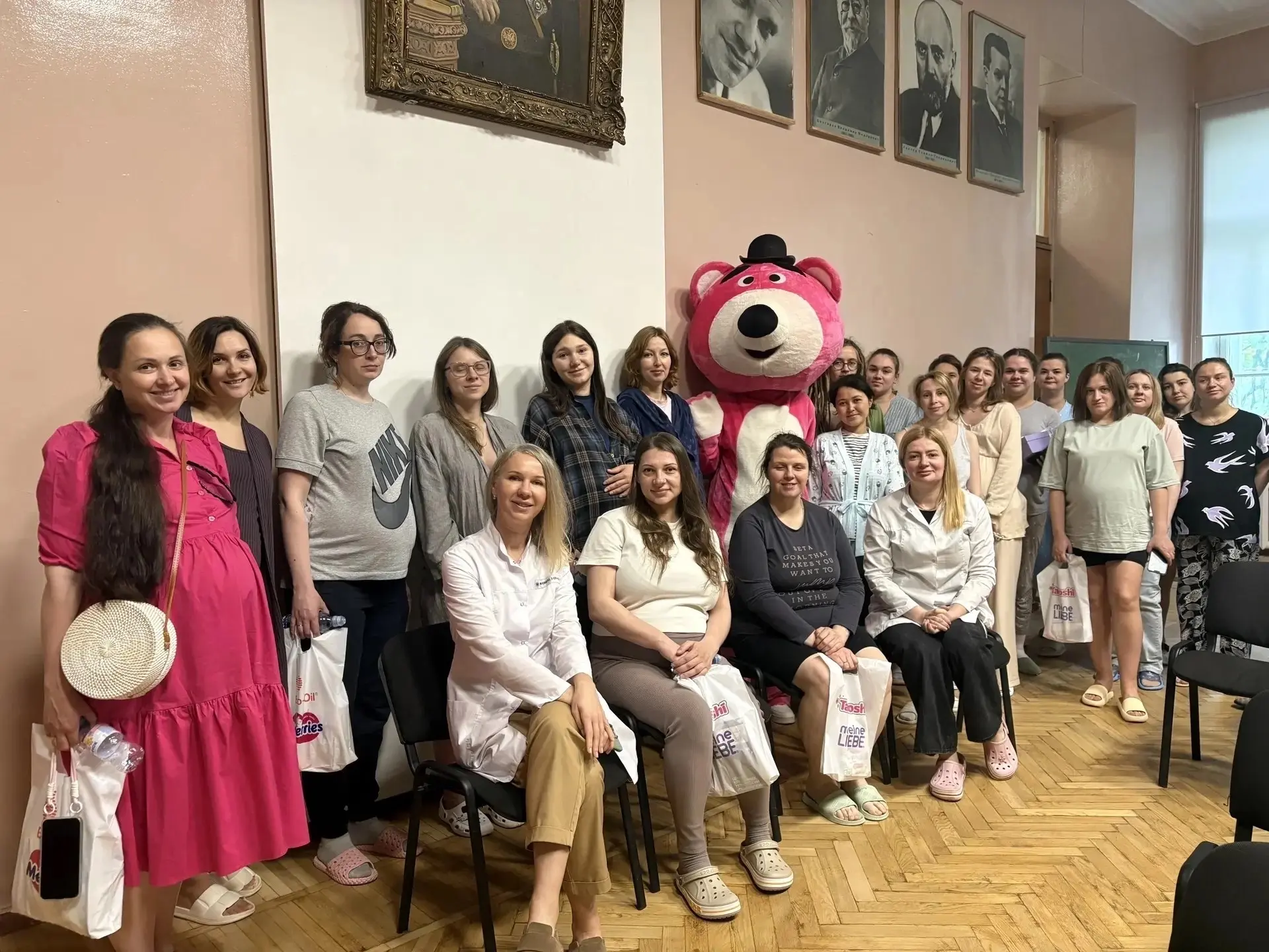 ⭐ Как прошёл праздник «Многодетным мамам посвящается» ⭐
 
5 июня в конференц-зале Родильного дома им
