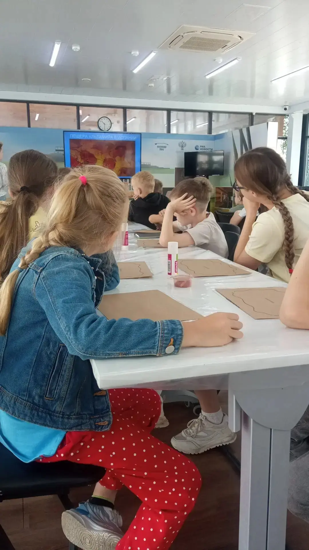 🖌 Наши ребята совершили увлекательное путешествие в прошлое!

🙀На экскурсии они познакомились с на