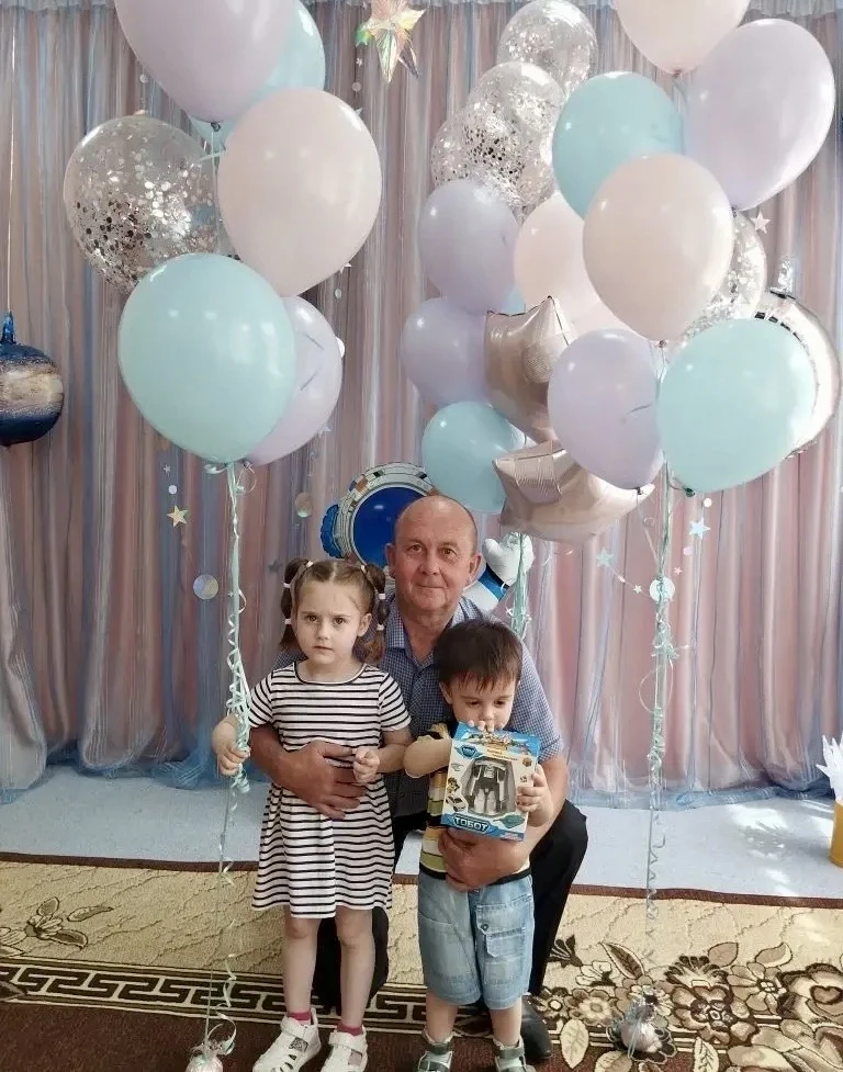 🌈👦👧В Международный день защиты детей по доброй традиции наш профсоюзный лидер и вдохновитель Евге