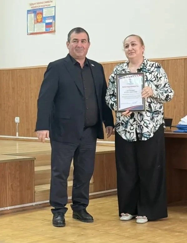 В Каспийске отметили вклад руководителей детских садов в развитие партии                            