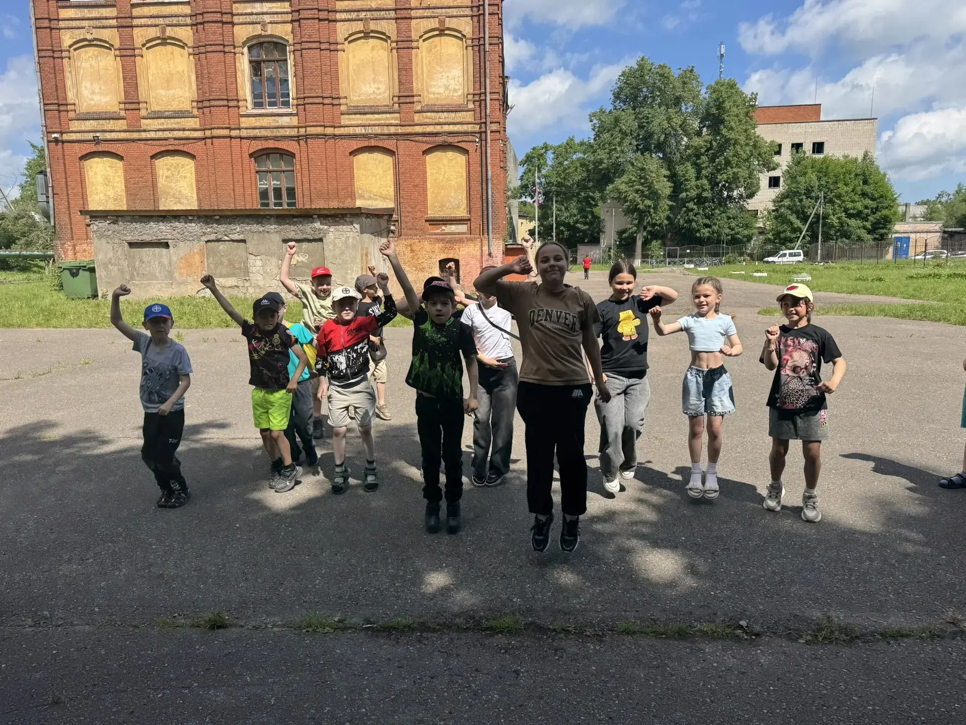 ☀️🤸‍♀🤸‍♀Сегодняшний день в нашем лагере был посвящен творчеству и самовыражению. Главным событием 