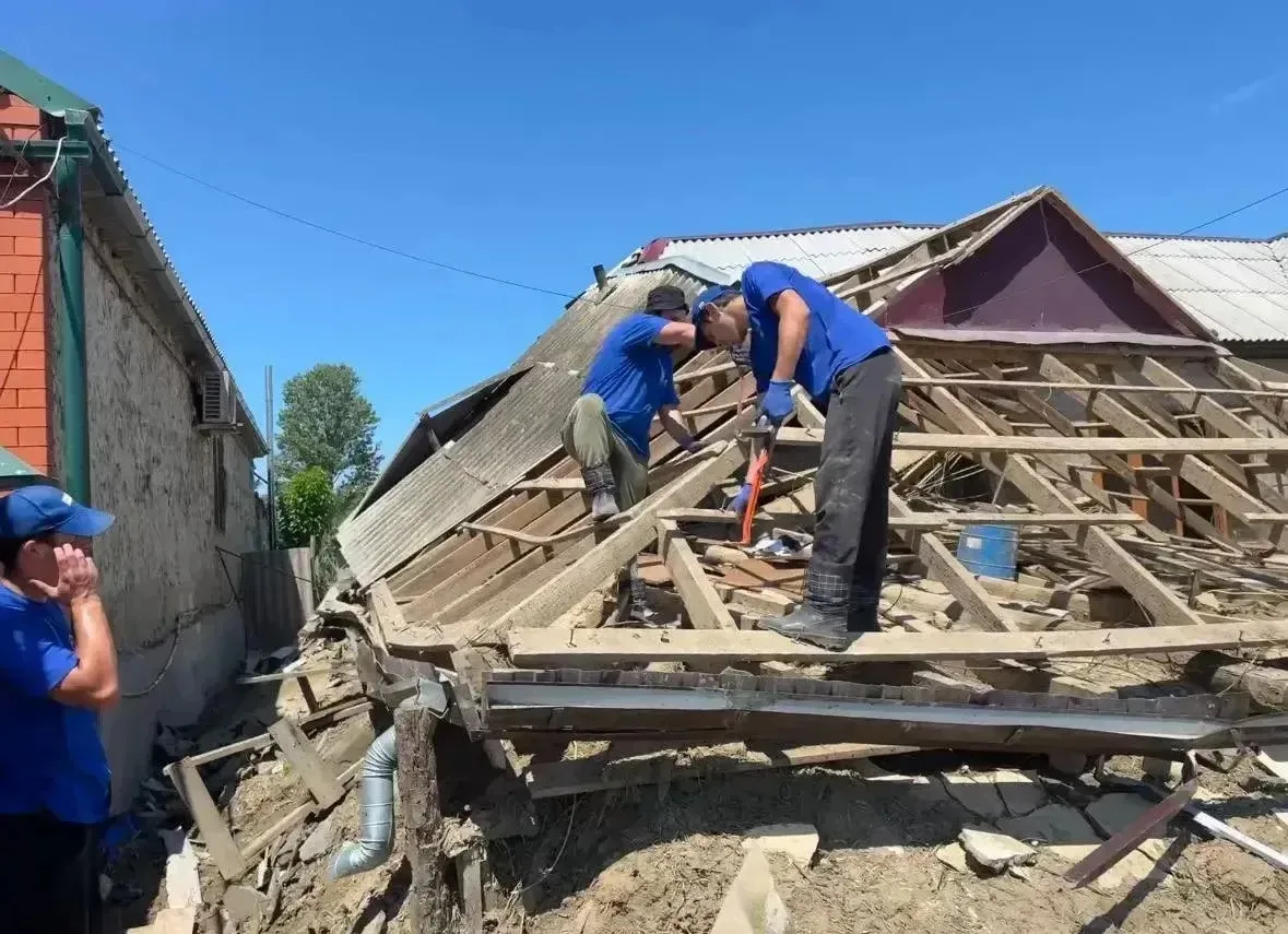 📍Республика Дагестан

Большая вода, пришедшая в Хасавюртовский район, некоторые дома разрушила полн