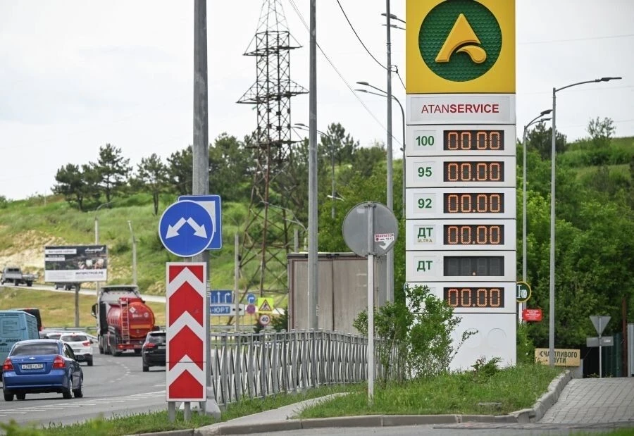 В Севастополе не будут продавать бензин сегодня, завтра и послезавтра в целях безопасности, объявил 