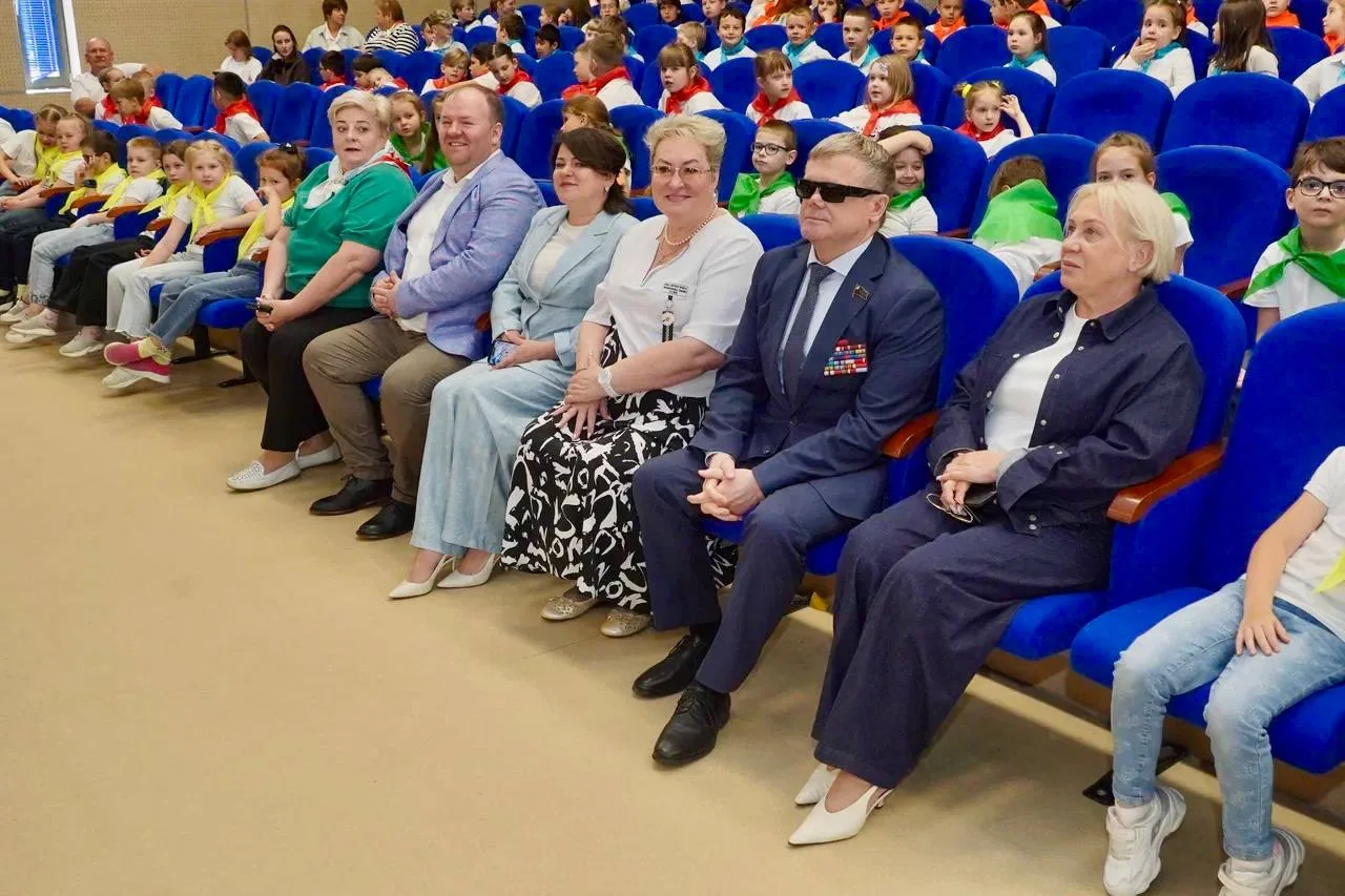 🎉 В Рузском округе открылись детские лагеря с дневным пребыванием! ☀️

Сегодня, 1 июня, в Междунаро