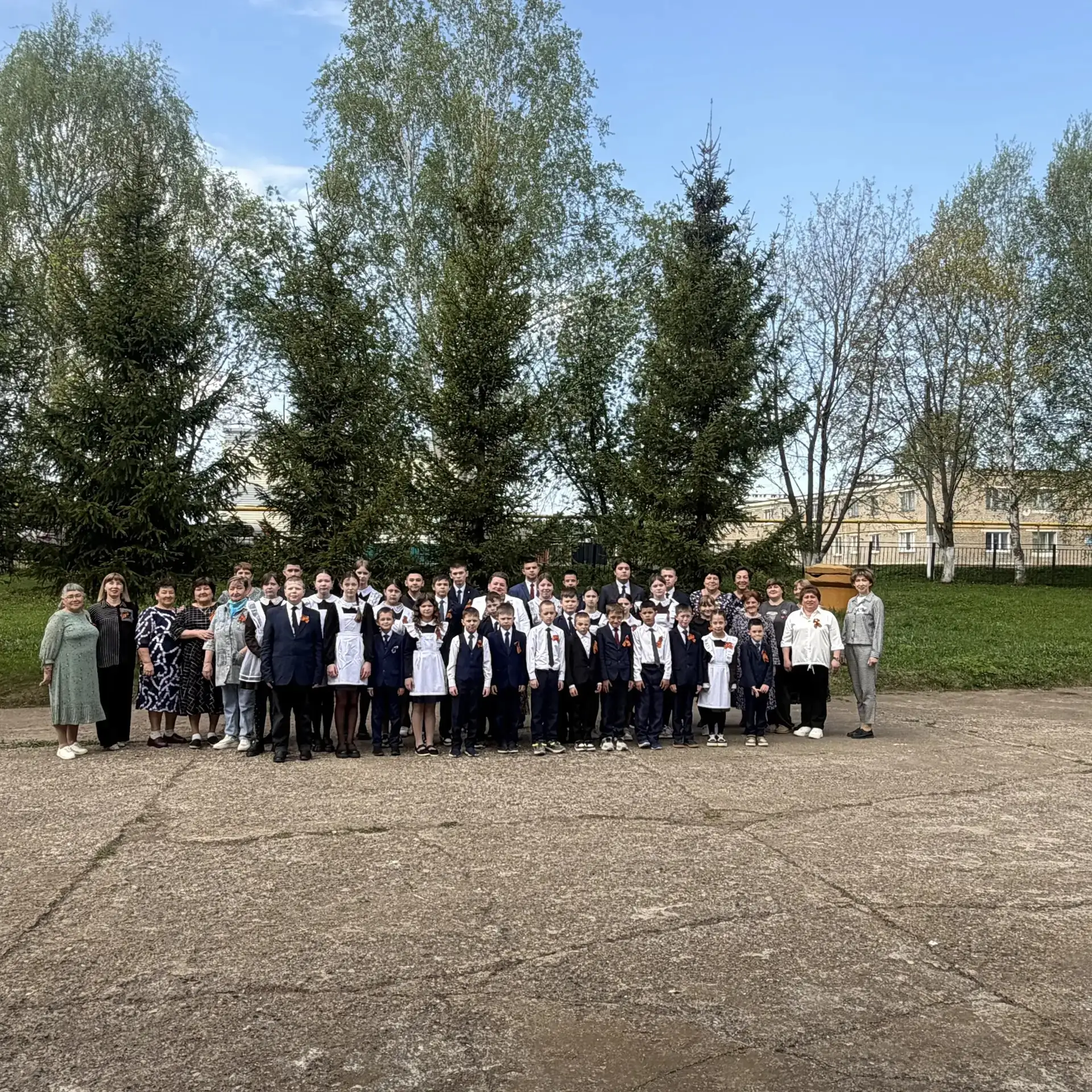 Сегодня в нашей школе прошло трогательное мероприятие, посвящённое памяти погибших в годы Великой От