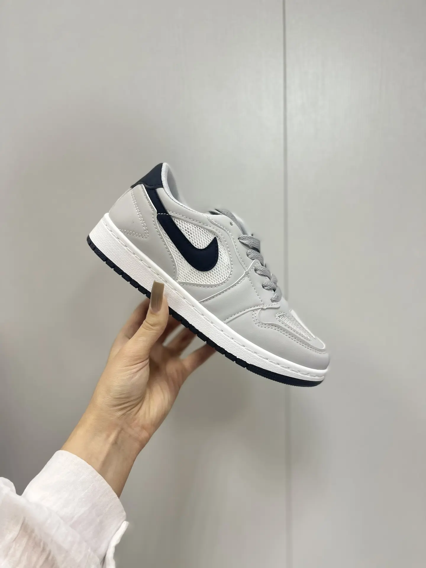 Кеды «NIKE» (сетка)🩷
.
Размер: 36-41р.
.
Цена: 2.599₽

Магазин URBAN ждёт тебя каждый день с 11:00 