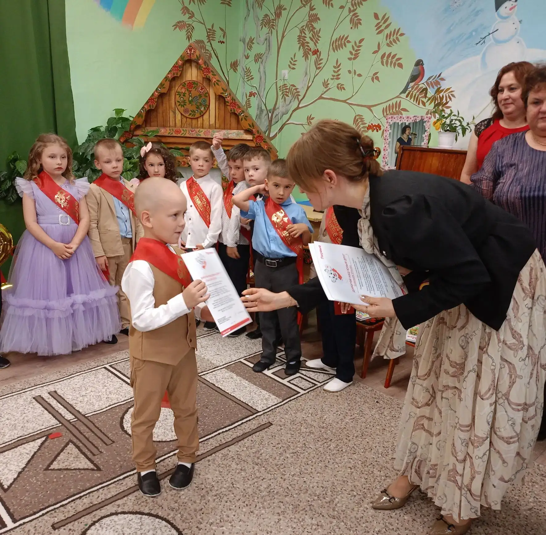🎉 Долгожданный выпускной! 

Сегодня был особенный день для маленьких выпускников детского сада "Ряб