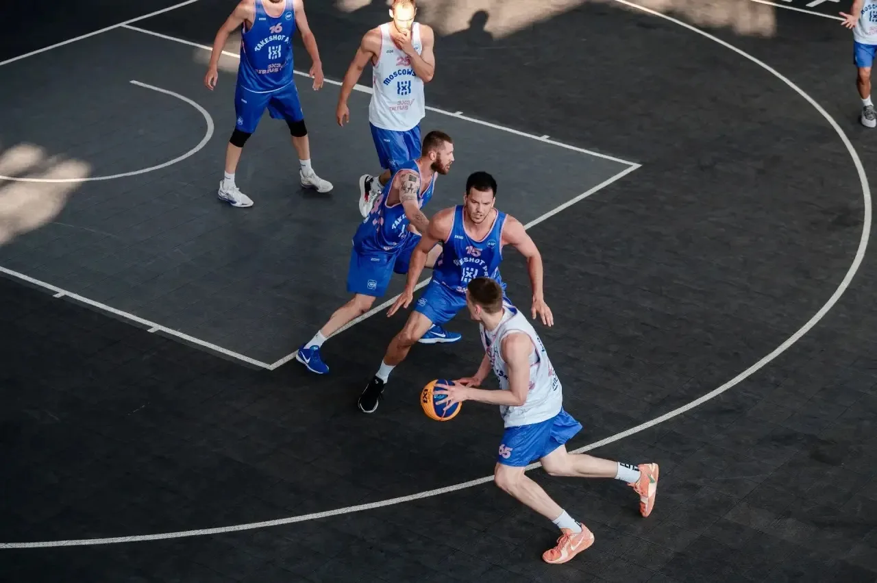 Делимся яркой фотоподборкой с международного турнира по баскетболу 3х3 «Sirius Cup»

Больше атмосфер