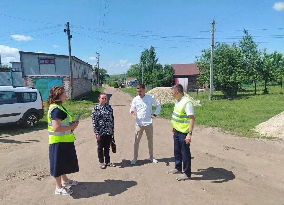 Начался ремонт дорог по улицам Чапаева и Центральная в селе Именево

Администрация округа рада объяв
