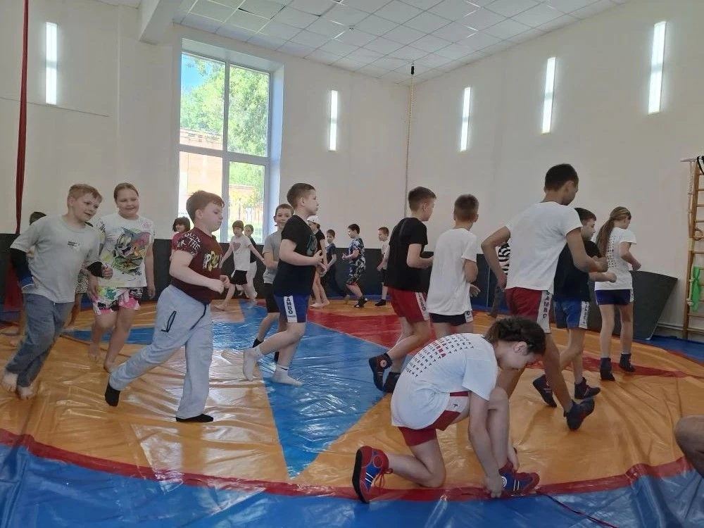 В рамках культурно-досуговой и спортивно-оздоровительной программы школьного лагеря были организован