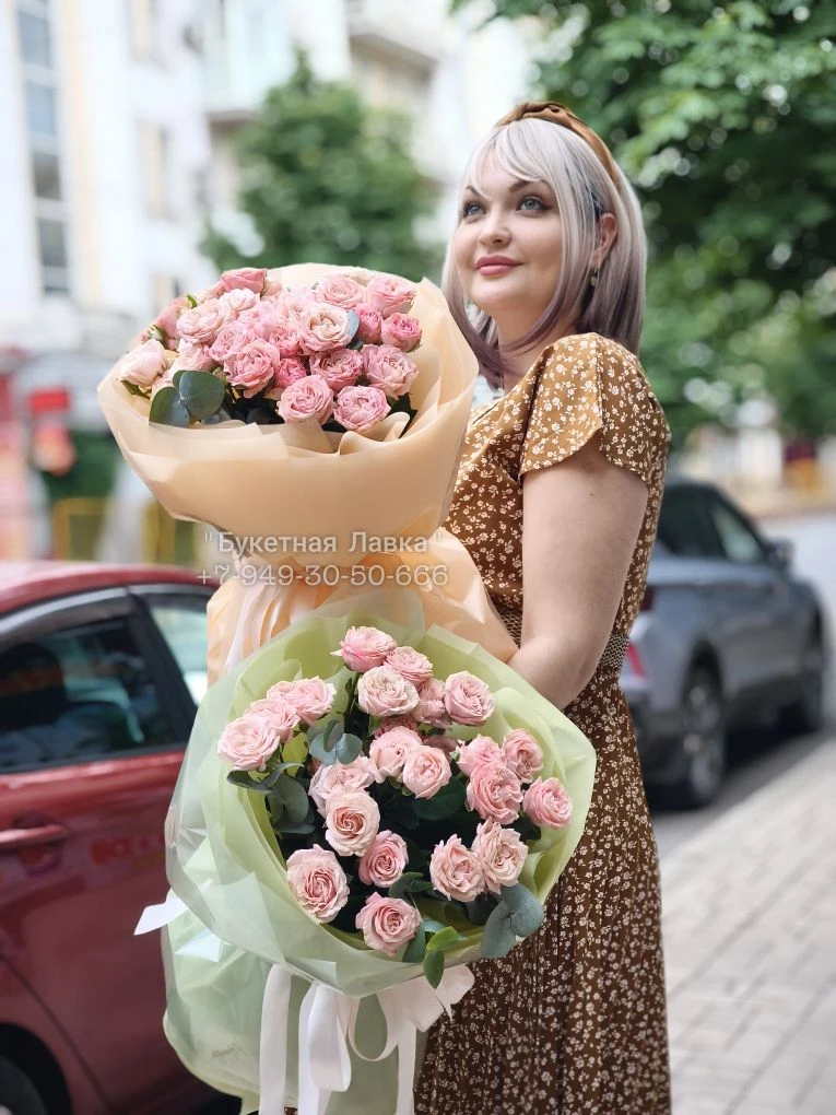 Кустовые розочки 400 руб ветка только до 14.06!🤩 На фото букеты из 7 веток с добавлением эвкалипта 
