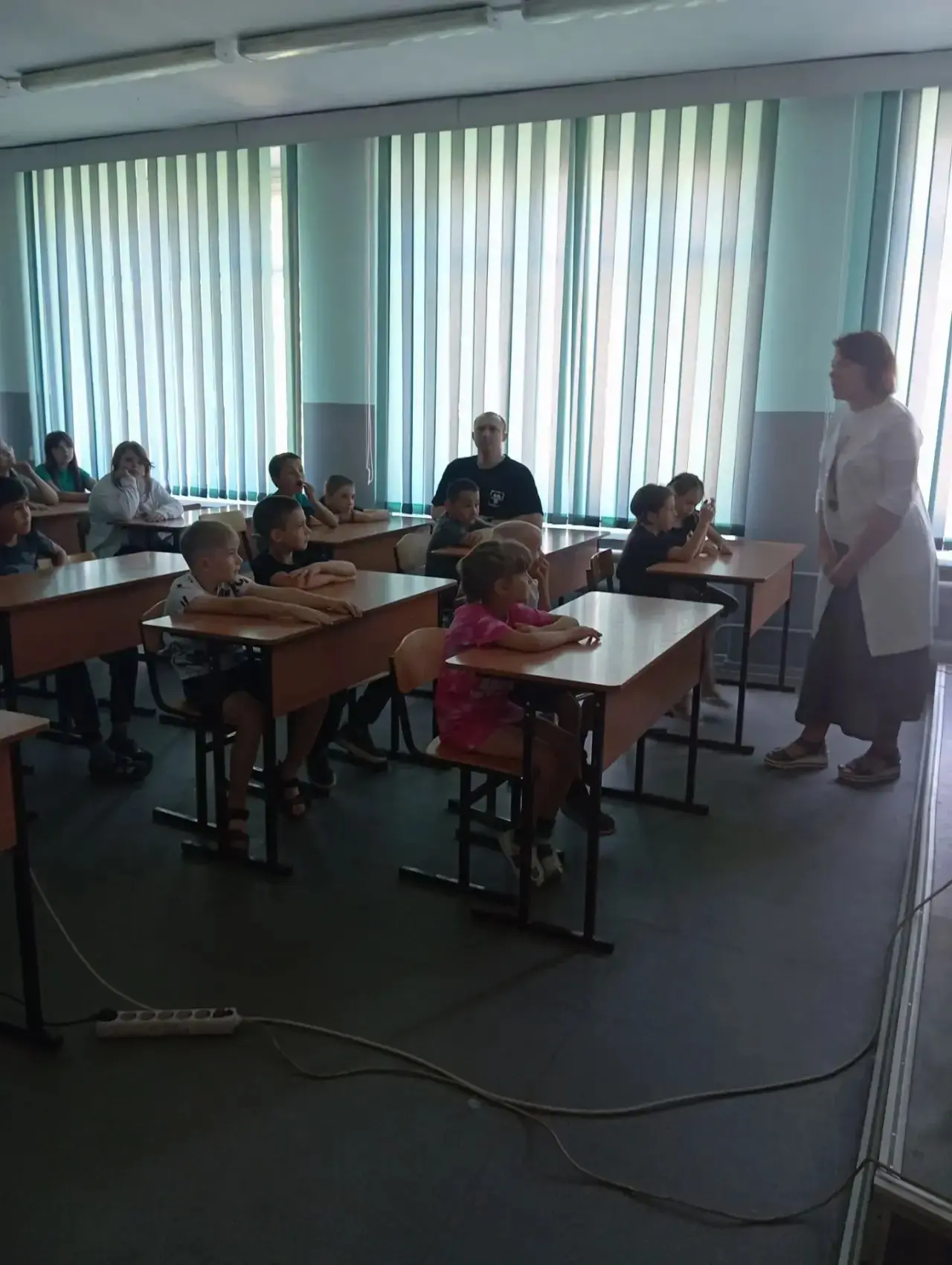 Наших ребят из школьного-оздоровительного лагеря посетила фельдшер-нарколог Меньшутина С.Е.
Она расс