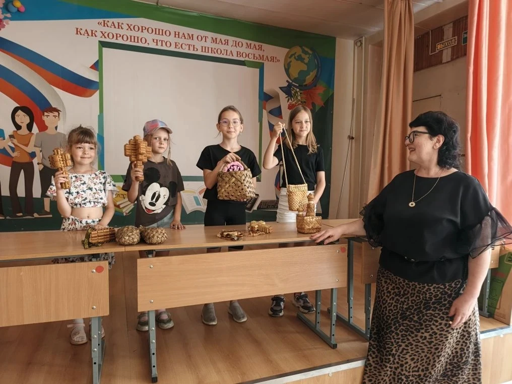 Девятый день в «Весёлом улье»: «Горжусь Россией»

В рамках акции «Горжусь Россией» девятый день в на