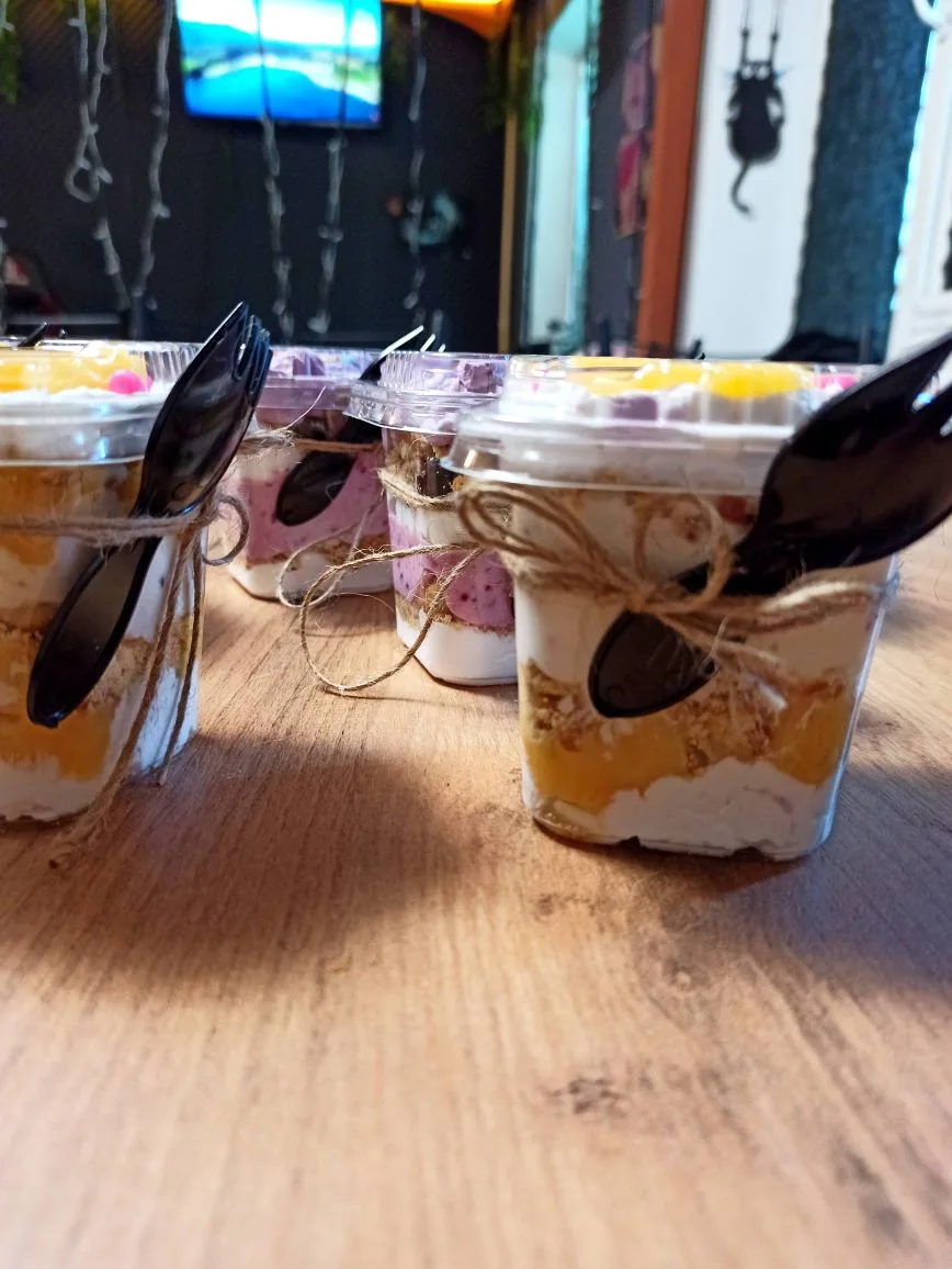 В кофейне "Волшебный эликсир" нежнейшие ТРАЙФЛЫ 🤤
🥭 Манго
🫐 Смородина
🍌 Банан, карамель
Стоимост