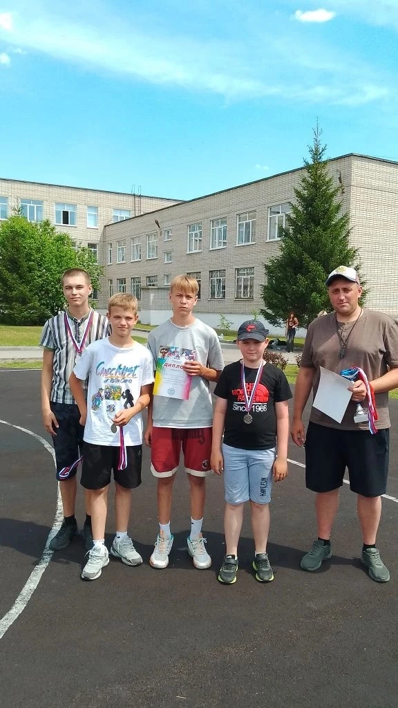 🏀 Наши баскетболисты — серебряные призеры городского первенства! 🏀

С гордостью сообщаем, что сбор