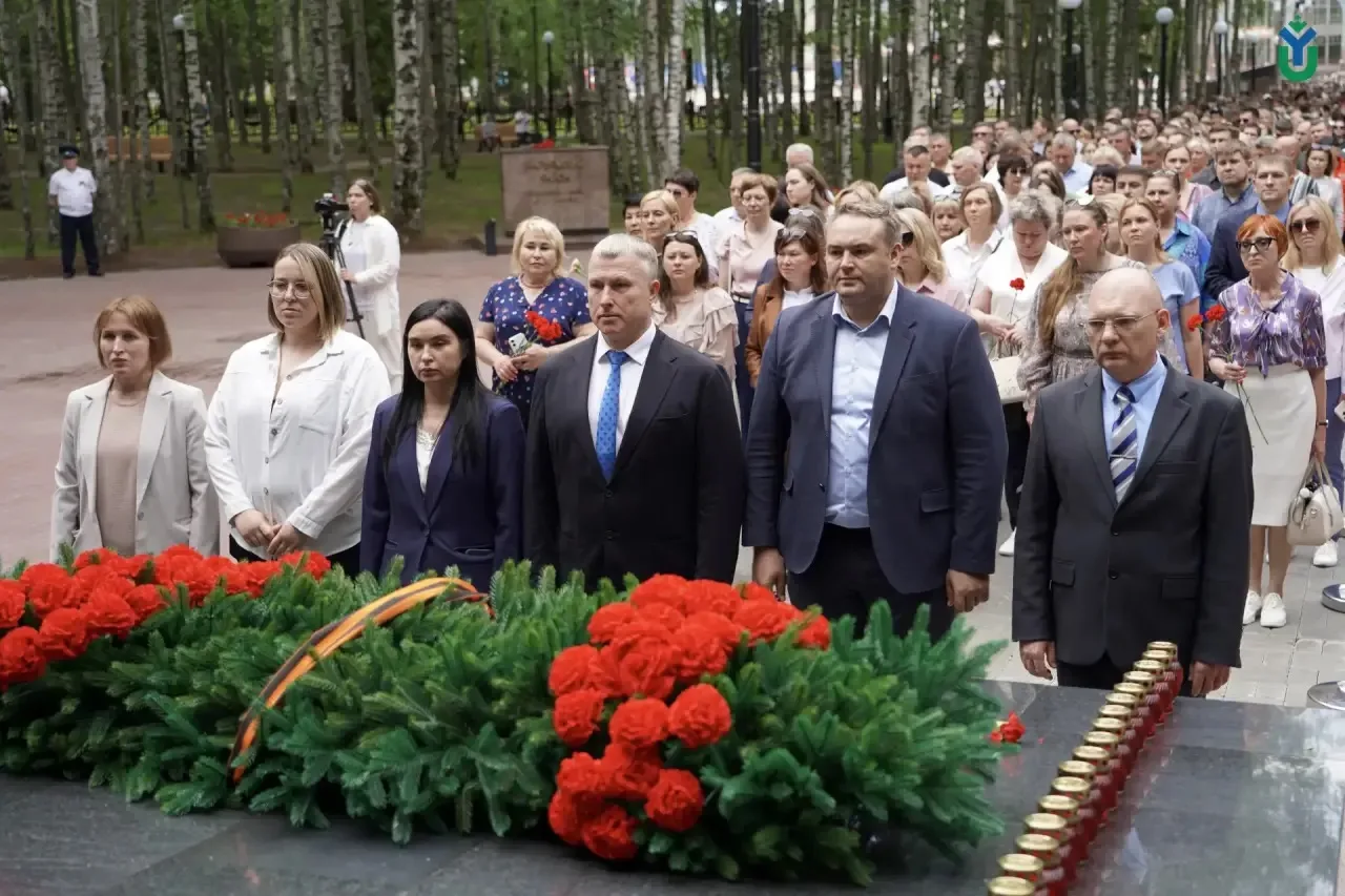 Сегодня мы скорбим вместе со всей страной

22 июня, мы вновь возвращаемся мыслями в тот трагический 